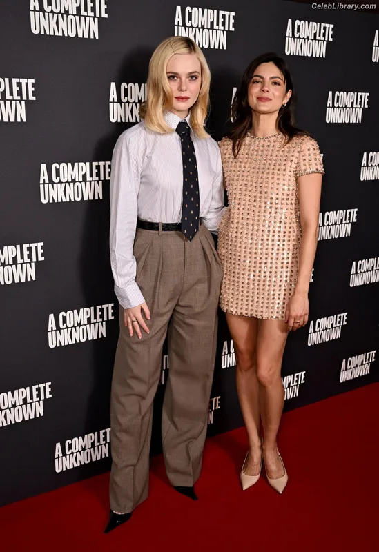 Elle Fanning photo 14 of 4114