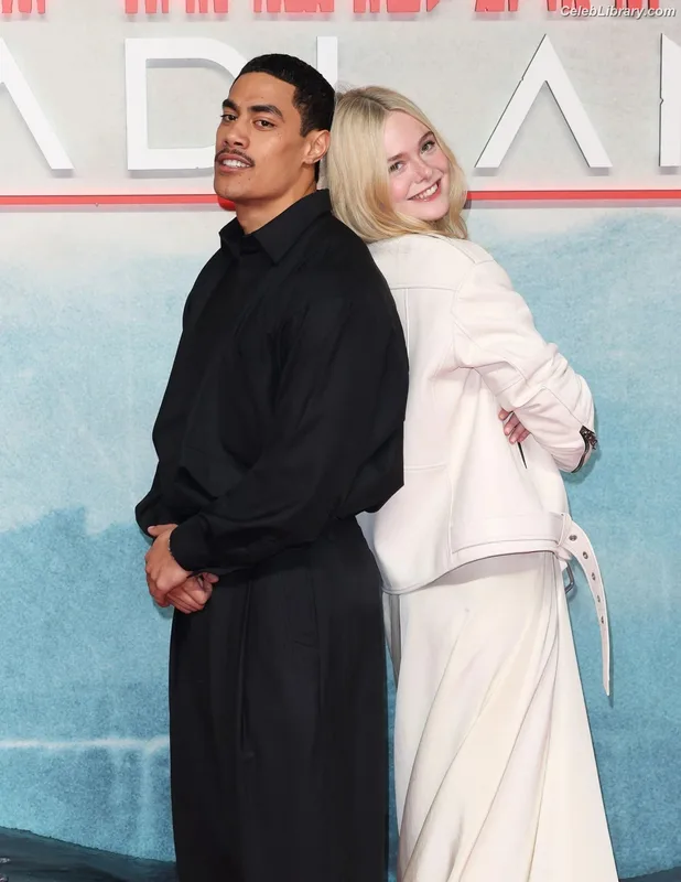 Elle Fanning photo 17 of 4114
