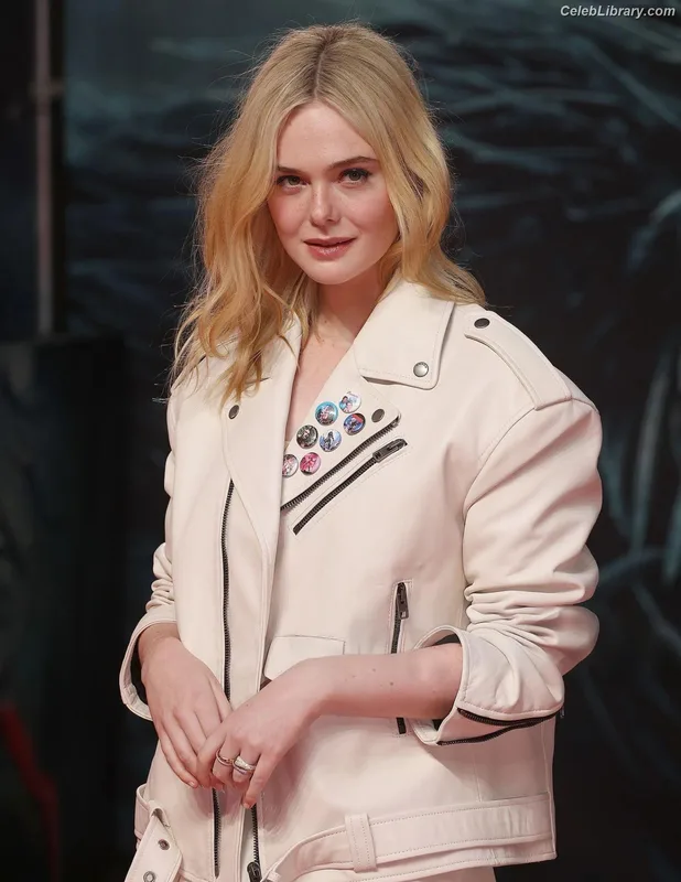 Elle Fanning photo 5 of 4114