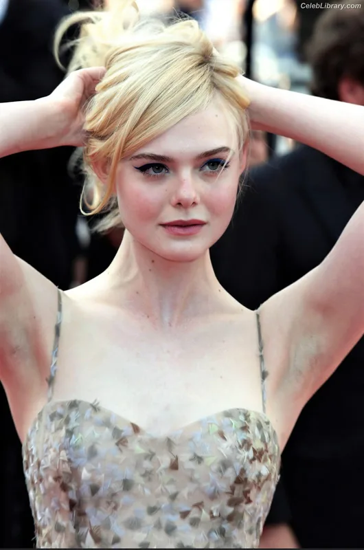 Elle Fanning photo 4 of 4114