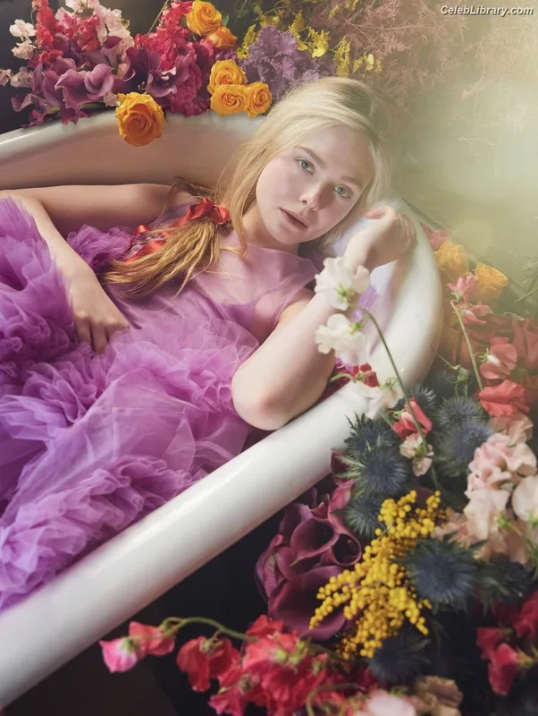 Elle Fanning photo 6 of 4114