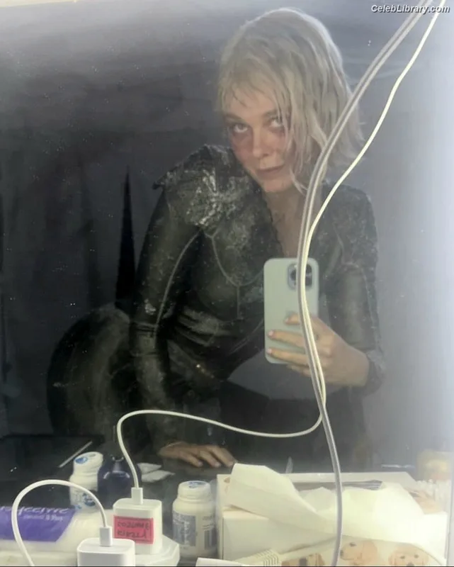 Elle Fanning photo 20 of 4114