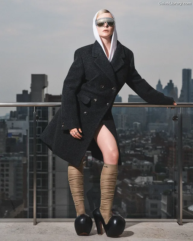 Elle Fanning photo 7 of 4114