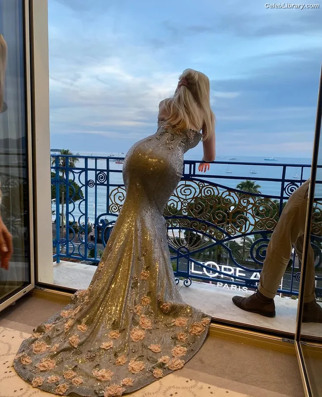 Elle Fanning photo 15 of 4114