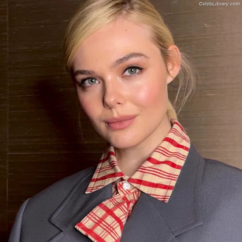 Elle Fanning photo 8 of 4114