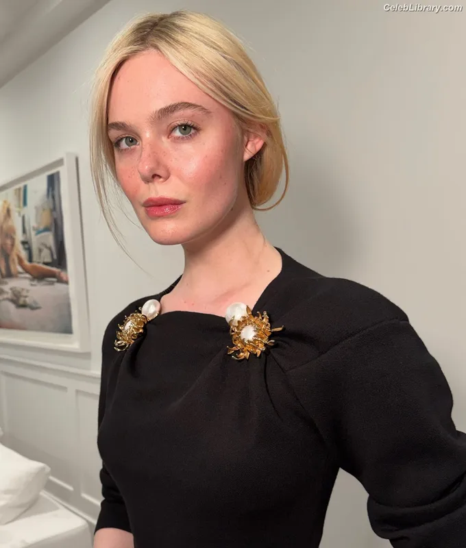 Elle Fanning photo 22 of 4114