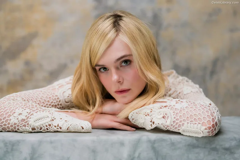 Elle Fanning photo 8 of 4114
