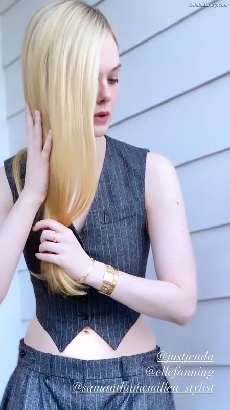 Elle Fanning photo 14 of 4114