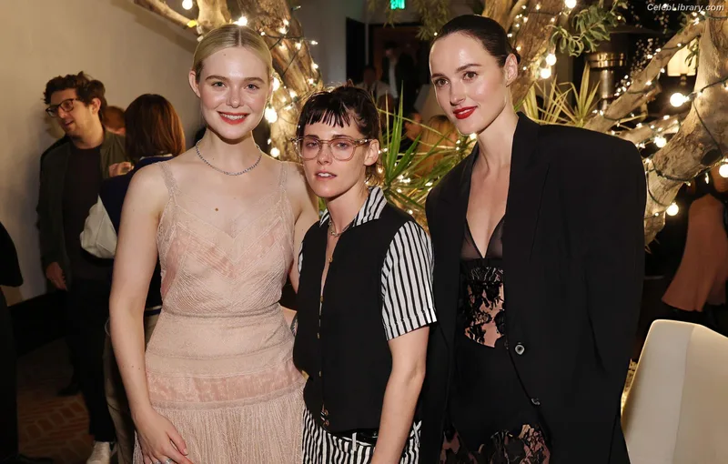 Elle Fanning photo 15 of 4114
