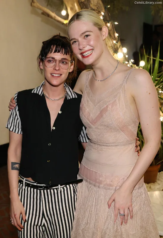 Elle Fanning photo 19 of 4114