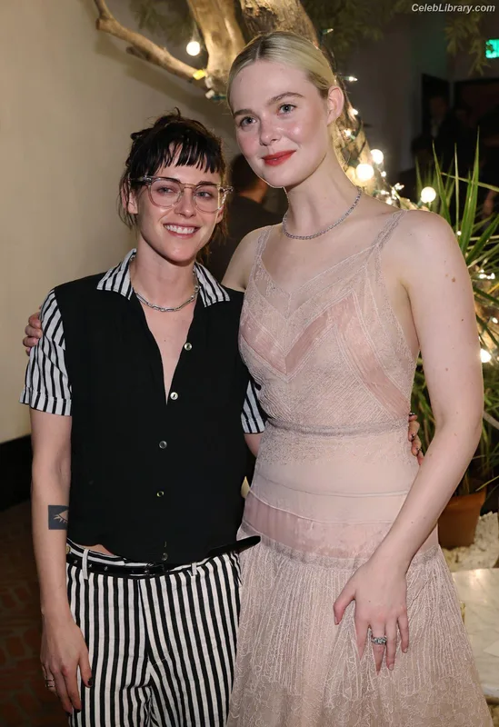 Elle Fanning photo 21 of 4114