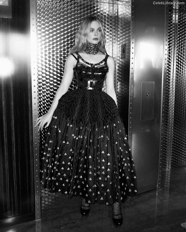 Elle Fanning photo 7 of 4114