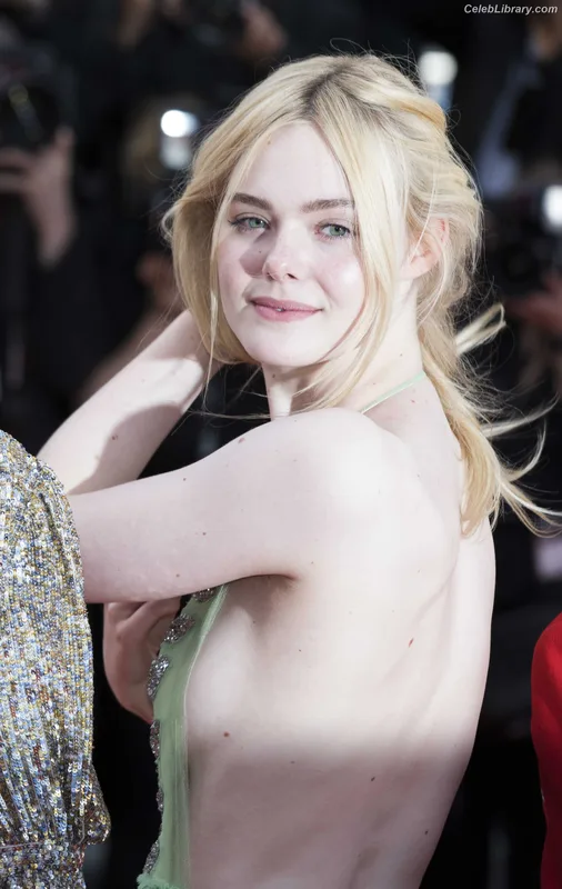 Elle Fanning photo 8 of 4114