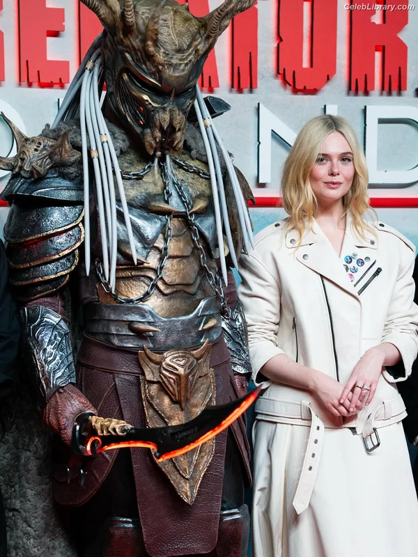 Elle Fanning photo 18 of 4114