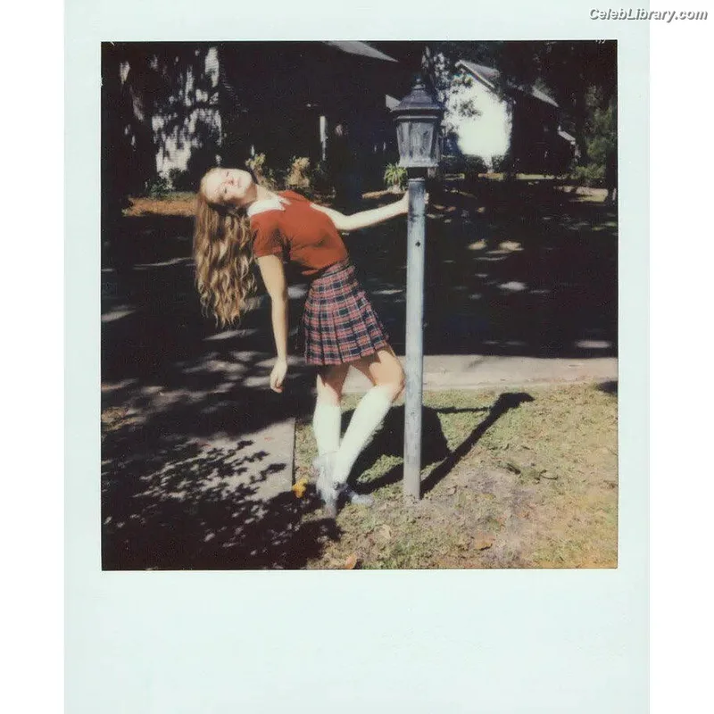 Elle Fanning photo 1 of 4114