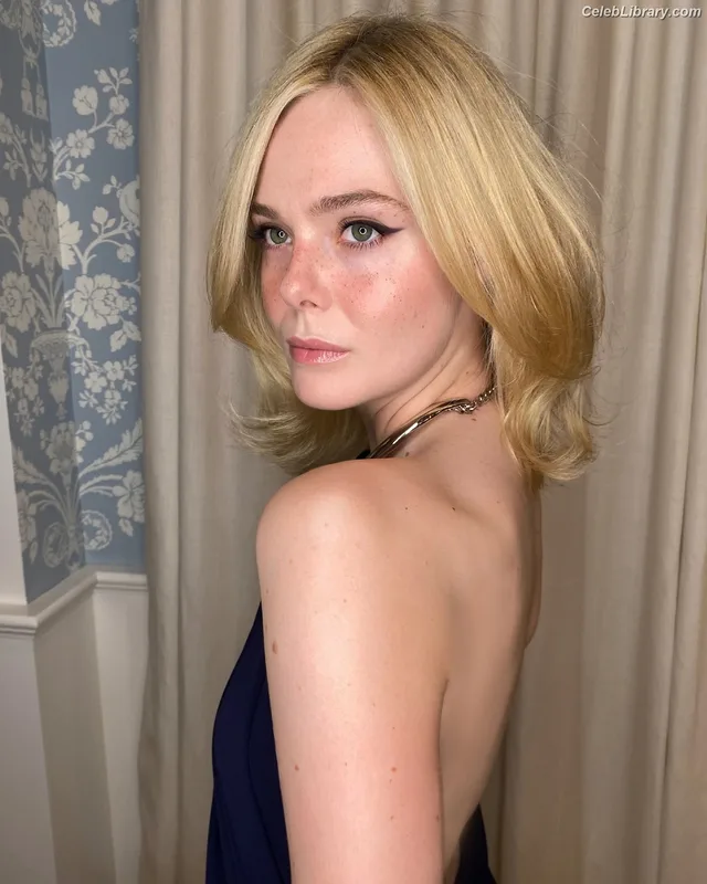 Elle Fanning photo 14 of 4114