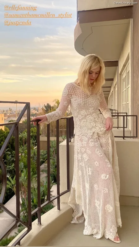 Elle Fanning photo 18 of 4114