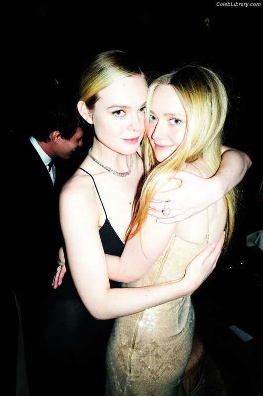 Elle Fanning photo 23 of 4114