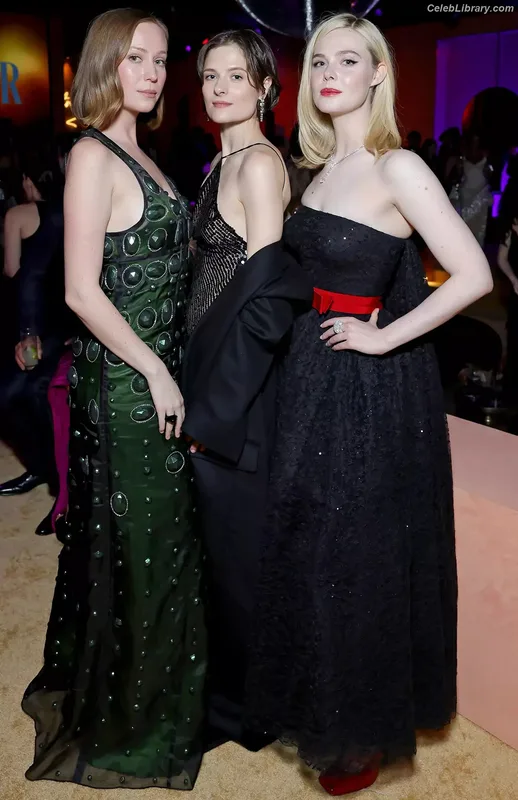 Elle Fanning photo 5 of 4114