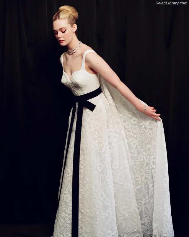 Elle Fanning photo 22 of 4114