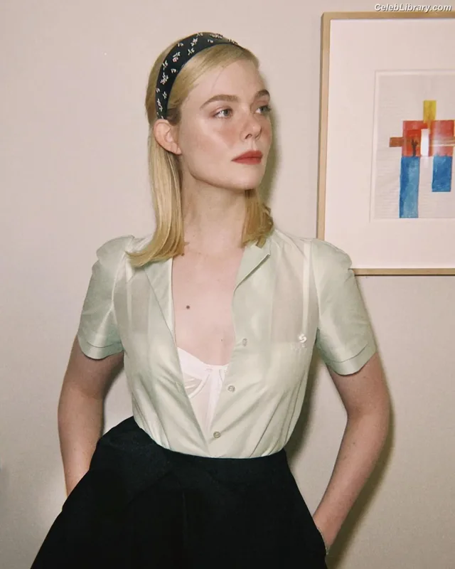 Elle Fanning photo 18 of 4114
