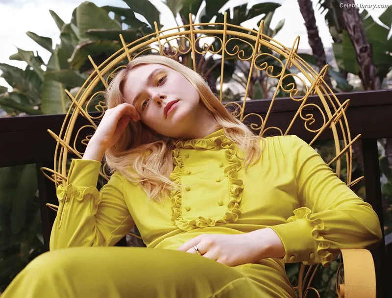 Elle Fanning photo 18 of 4114
