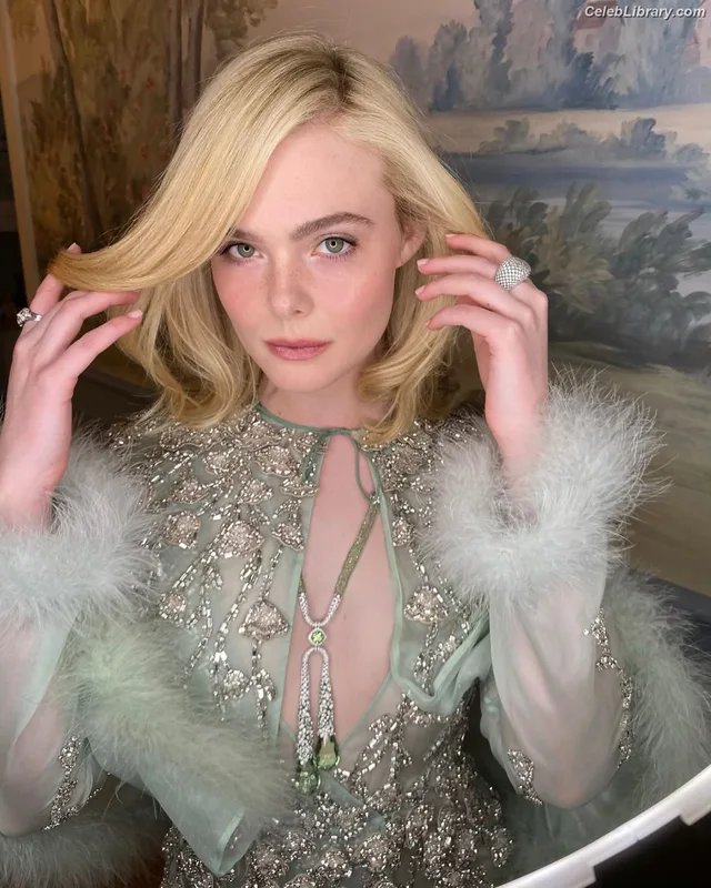 Elle Fanning photo 22 of 4114