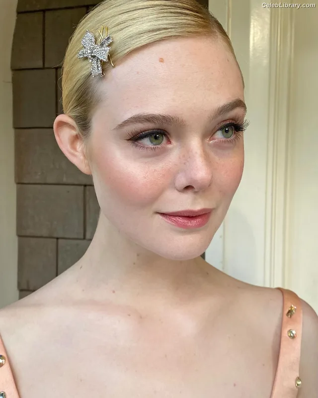 Elle Fanning photo 8 of 4114
