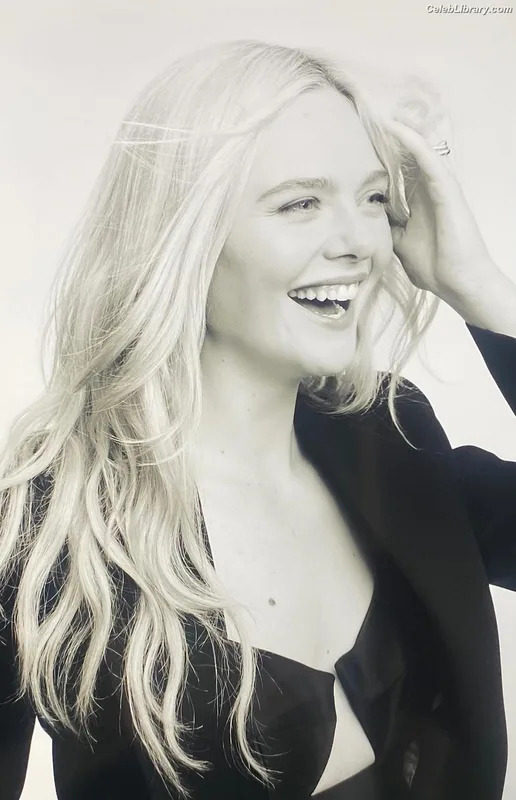 Elle Fanning photo 11 of 4114