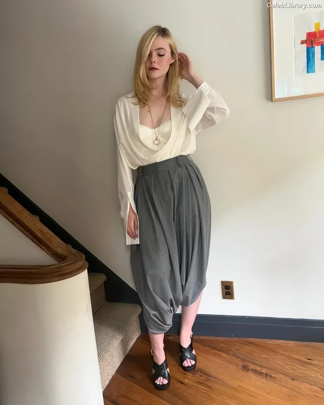 Elle Fanning photo 23 of 4114
