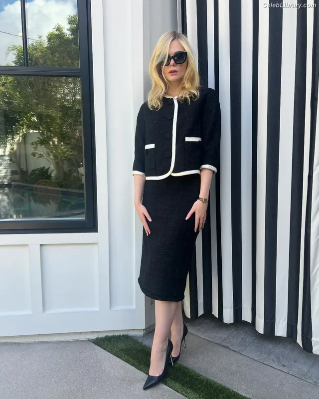 Elle Fanning photo 1 of 4114