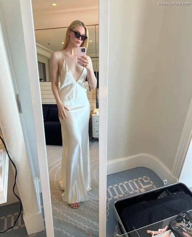 Elle Fanning photo 3 of 4114