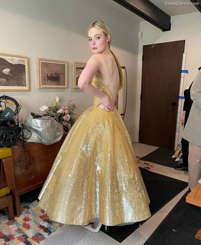 Elle Fanning photo 9 of 4114