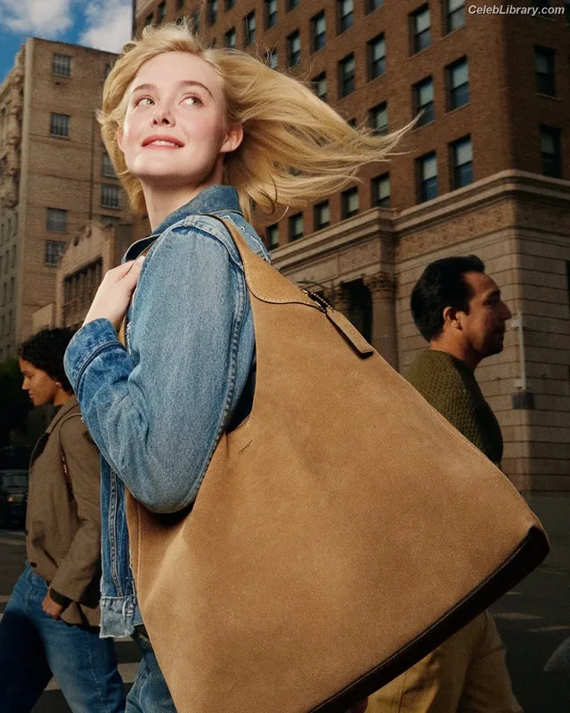 Elle Fanning photo 8 of 4114
