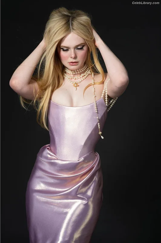 Elle Fanning photo 3 of 4114