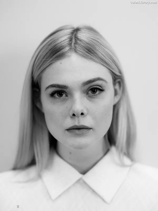 Elle Fanning photo 13 of 4114