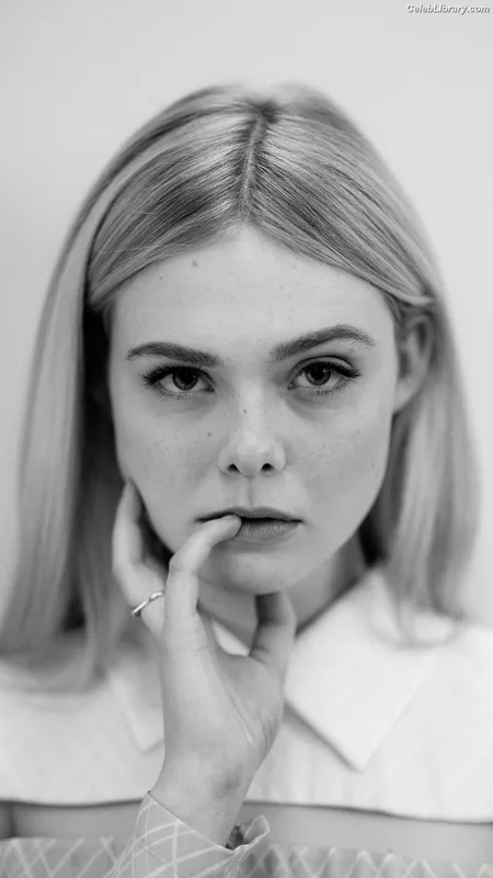 Elle Fanning photo 14 of 4114