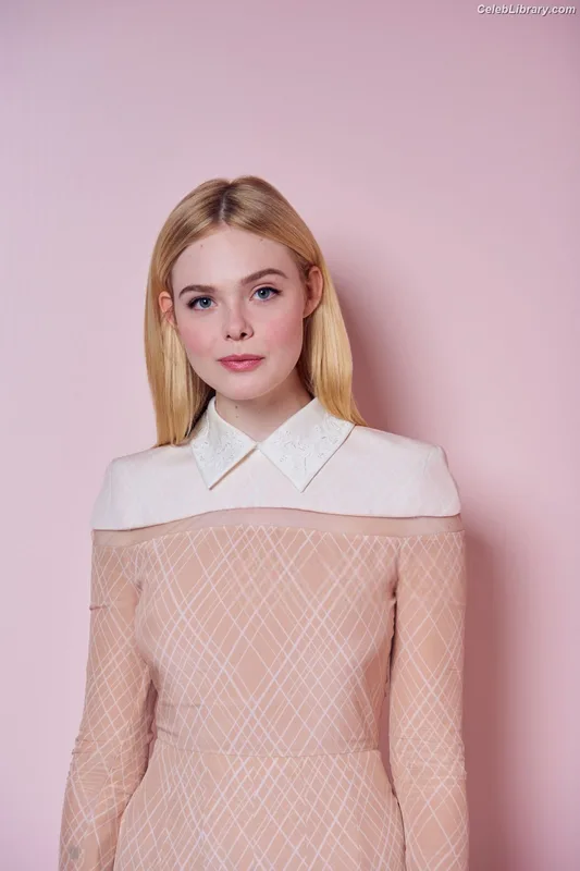 Elle Fanning photo 18 of 4114