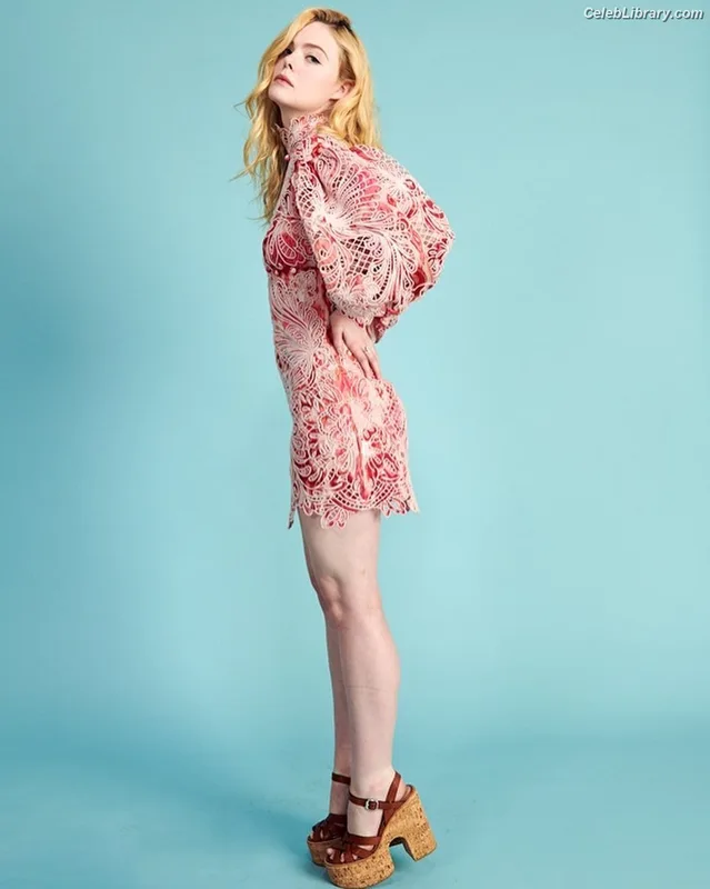 Elle Fanning photo 8 of 4114