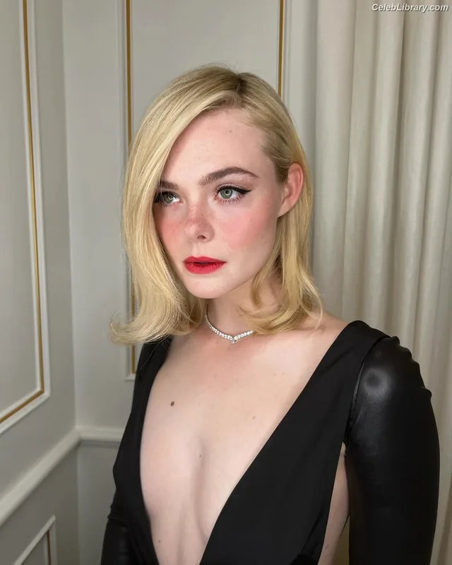 Elle Fanning photo 16 of 4114