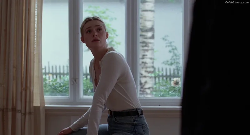 Elle Fanning photo 6 of 4114