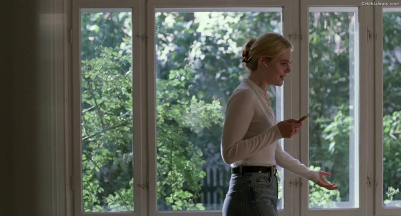 Elle Fanning photo 8 of 4114