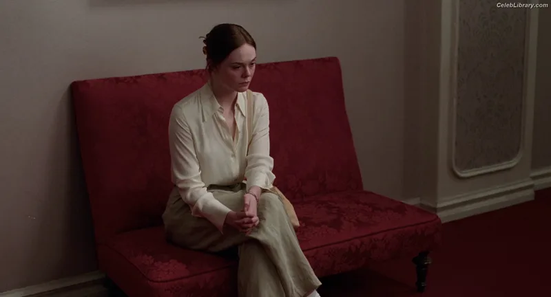 Elle Fanning photo 11 of 4114