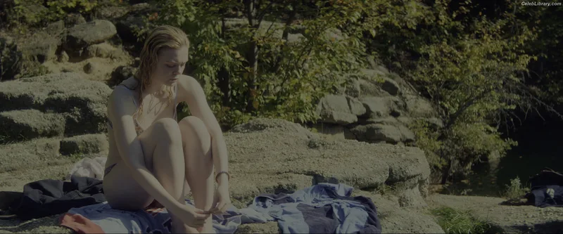 Elle Fanning photo 20 of 4114
