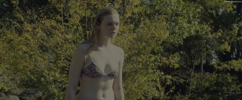 Elle Fanning photo 22 of 4114