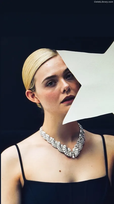 Elle Fanning photo 21 of 4114
