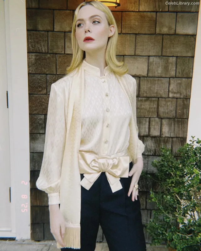 Elle Fanning photo 18 of 4114