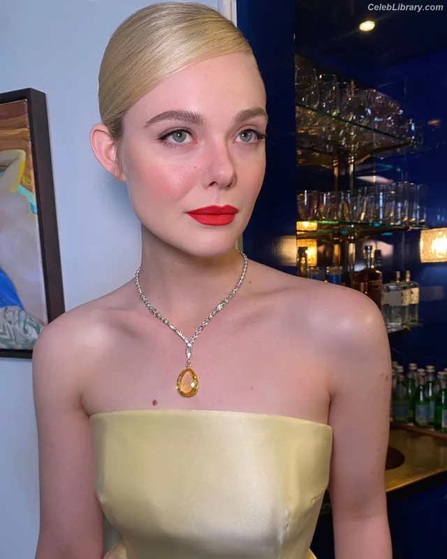 Elle Fanning photo 1 of 4114