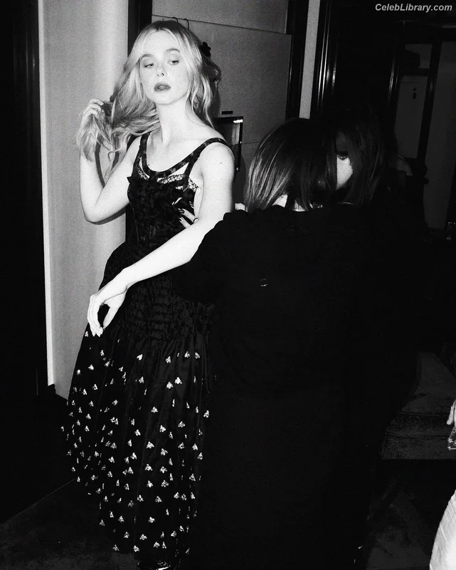 Elle Fanning photo 6 of 4114
