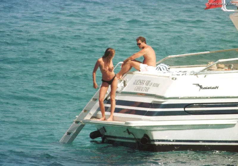 Elle Macpherson photo 4 of 74